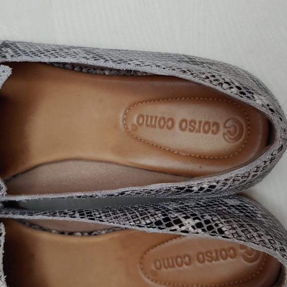 Corso Como Women's Size 7.5 Snakeskin Pattern Leather Loafer - Picture 6 of 8